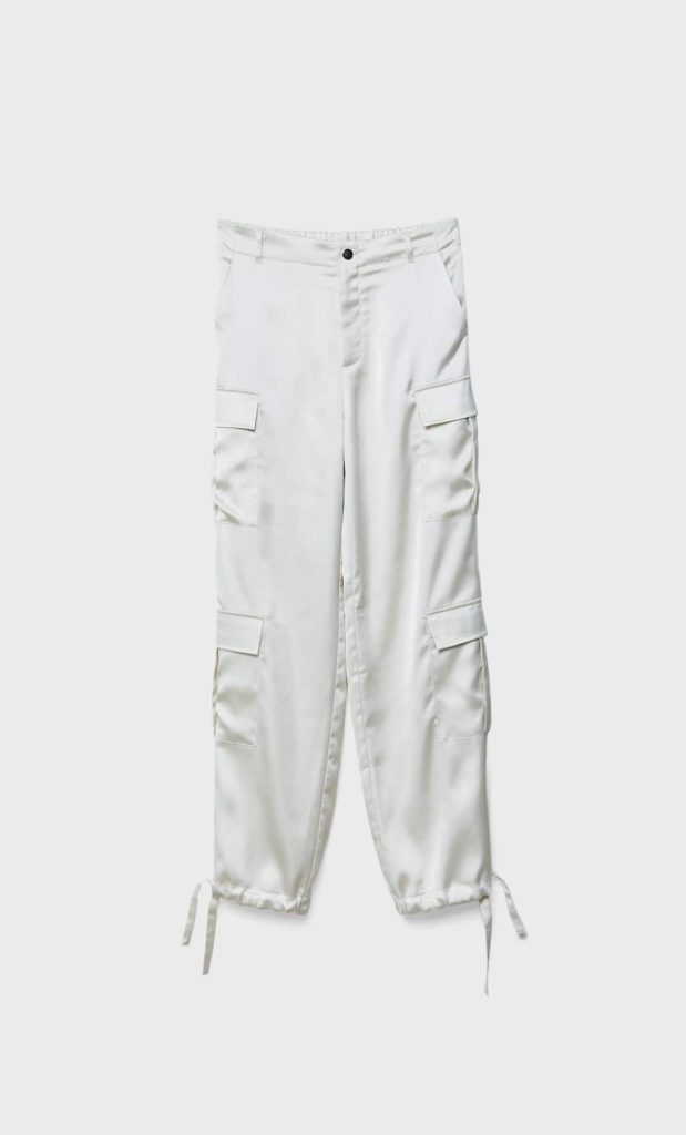 Cargo Satén Multipocket, de la colección Stradivarius