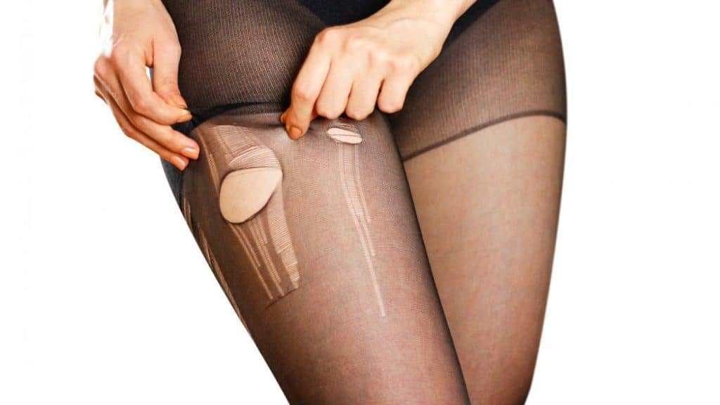 Truco # 1. Mojar las medias