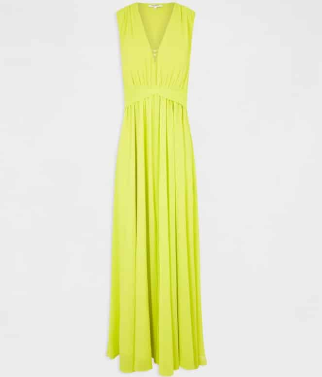 Vestido largo acampanado con abertura