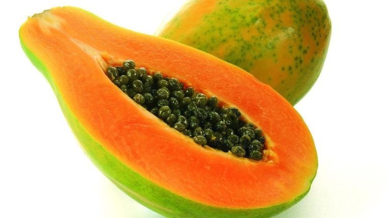 La papaya, uno de esos superalimentos que deben de estar en tu dieta