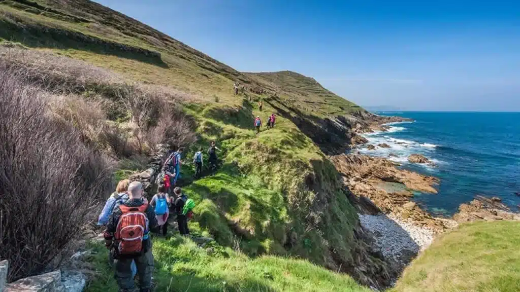 Las rutas senderistas más bonitas de España para hacer en primavera 51 faros