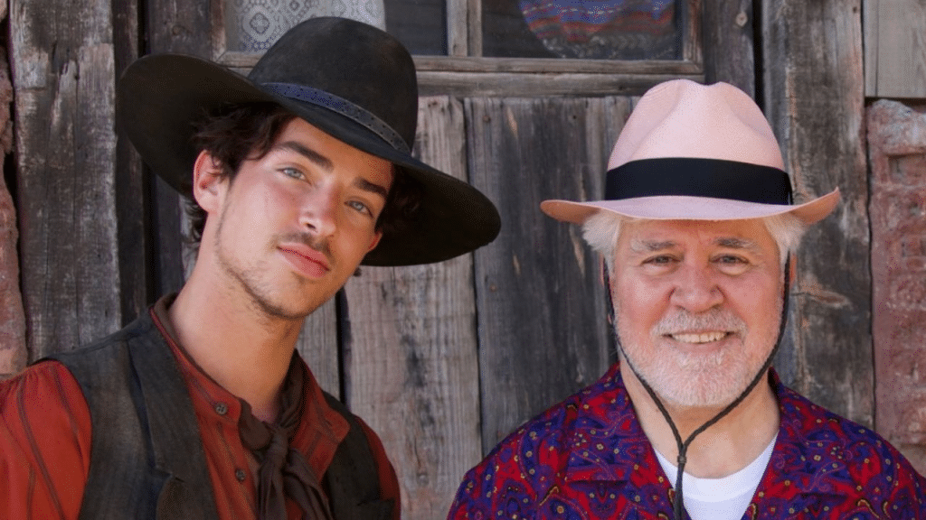 Manu Ríos y Pedro Almodóvar