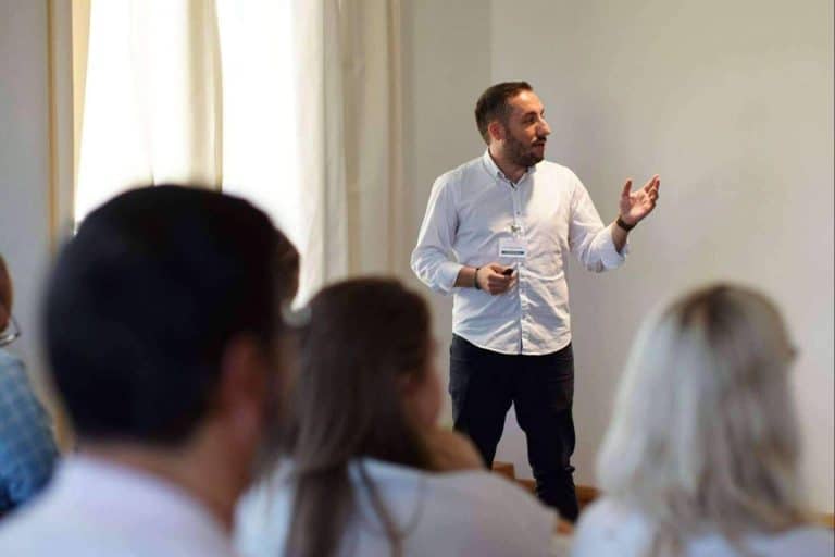 La toma de decisiones corporativas, de la mano del asesor de negocios, José David Fernández