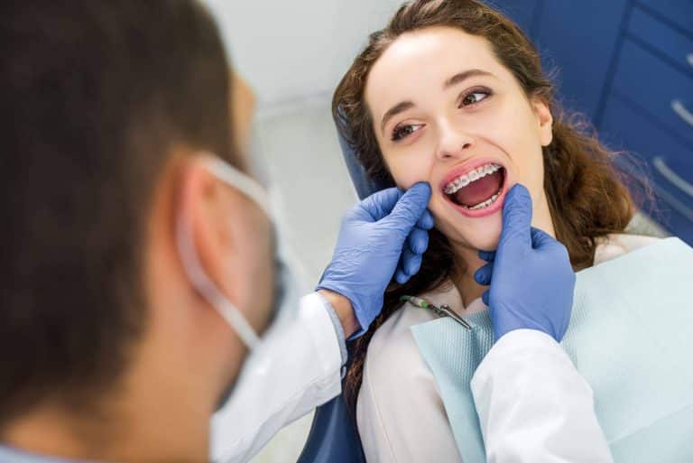 ¿Por qué es importante acudir a centros expertos en ortodoncia como la Clínica Dental Delgado?
