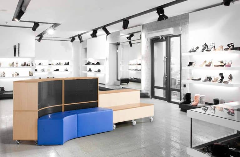 Creative Concept personaliza mobiliario con la imagen corporativa de sus cliente