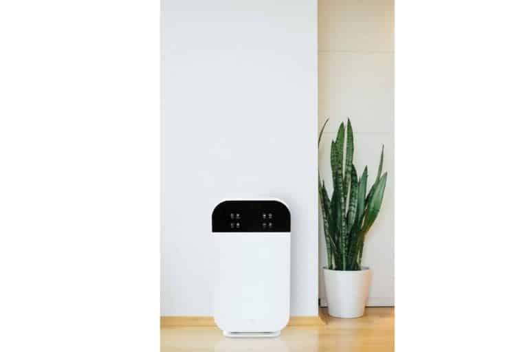Limpiar un hogar lleno de contaminantes con AIR8 TECH, un purificador de aire