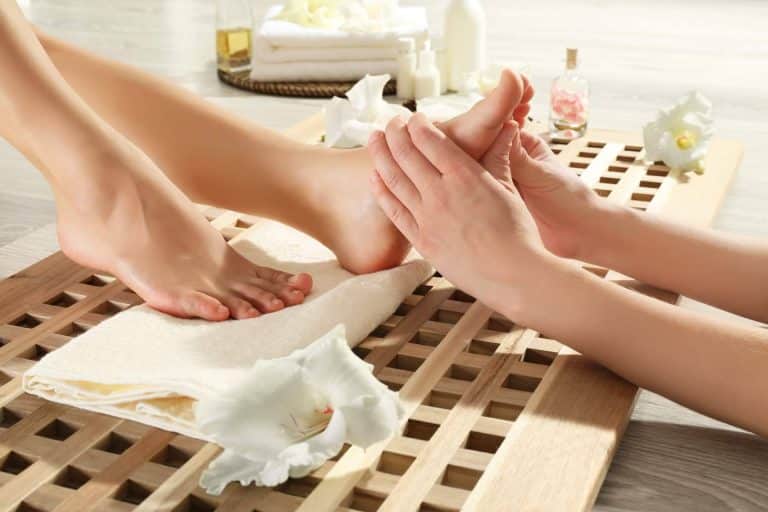 ¿Qué es la reflexología podal?, de la mano del Centro Médico Bravo