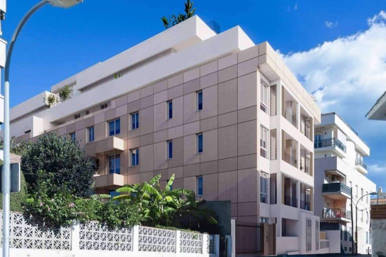 Licencia de obras concedida en Arroyo de La Miel para una construcción que promueve la sostenibilidad, el Edificio Excellence