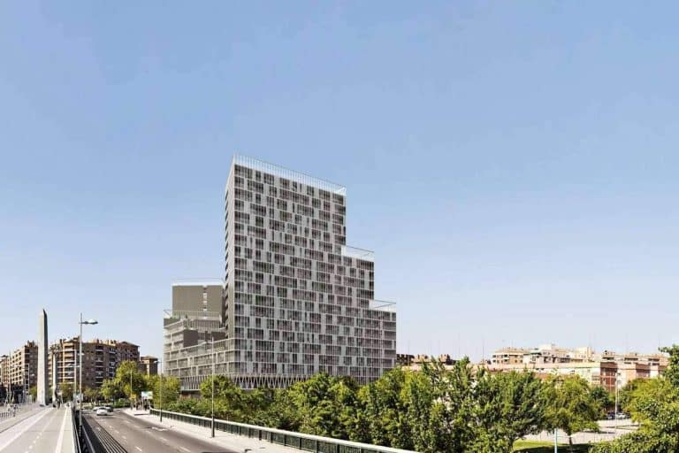 Skyline, el nuevo edificio de Plaza Europa, cambia el paisaje de Zaragoza