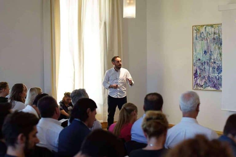 Cómo la falta de profesionalización en la gestión de las pymes afecta a su competitividad