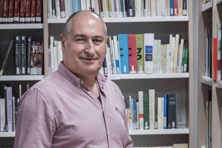 Preservar y poner en valor el legado de la compañía con el libro de empresa escrito por Toni Traveria