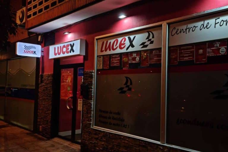 Permiso de conducción B sin lista de espera, con la Autoescuela Lucex