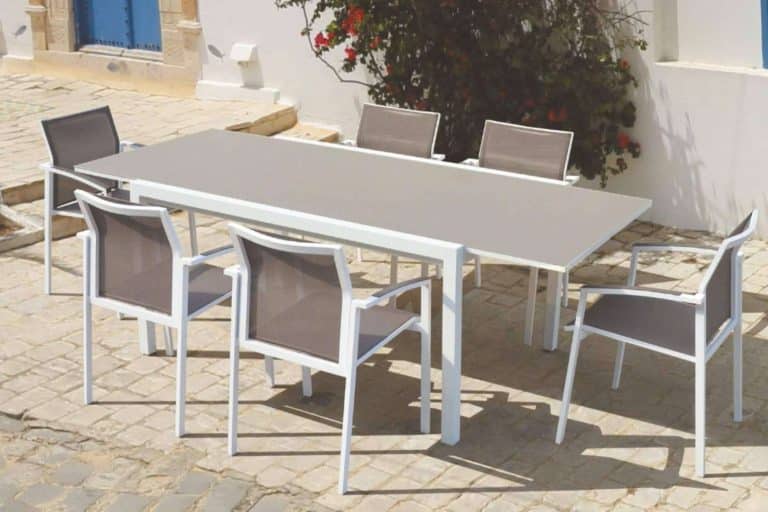 DecoraTuJardín.Com ofrece una amplia variedad de mobiliario, con diseños acogedores que se adaptan a los gustos y necesidades de los clientes