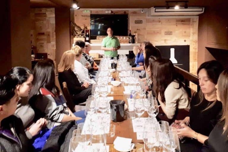 Vinopremier y su servicio experiencial con las catas de vino, cervezas y destilados