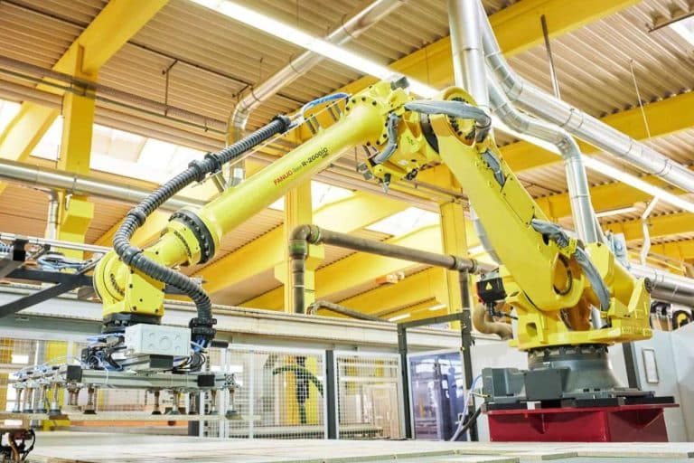 ¿Cuáles son los beneficios de las cadenas portacables triflex para equipar con éxito robots industriales?