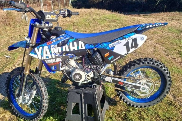 Las pegatinas para motos personalizadas de ADHESIVOSEMBARRADOS