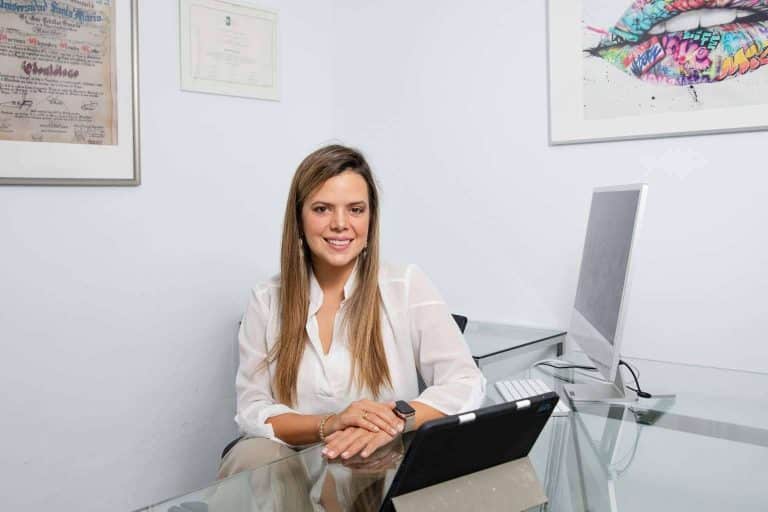 Entre las clínicas de odontología estética de referencia en España se encuentra la Dra. Mariana Arocha