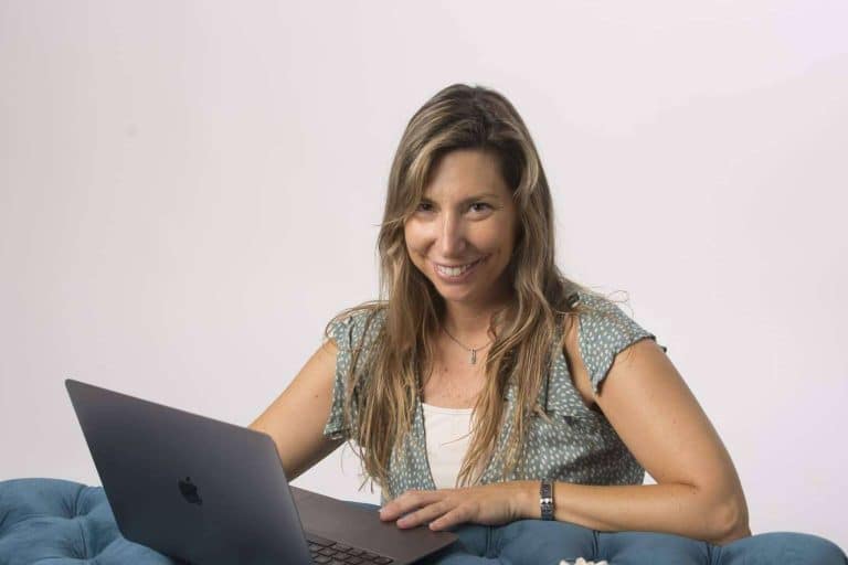 Los beneficios de delegar la gestión de las redes sociales de una clínica o farmacia en un profesional sanitario experto en ambos temas