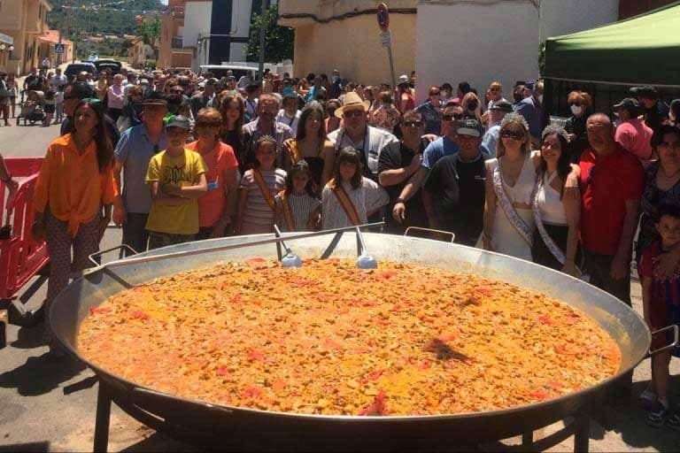 ¿Por qué elegir un catering de paella gigante en las celebraciones? El Paellero