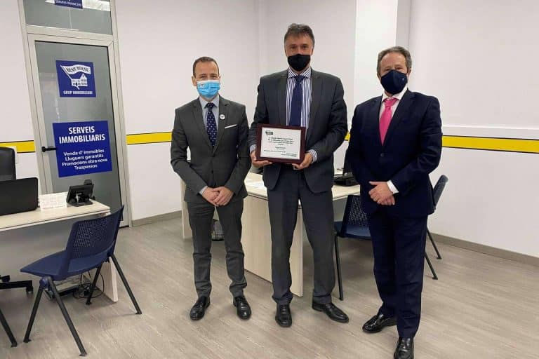 Best House sobre las ventajas de invertir en una franquicia