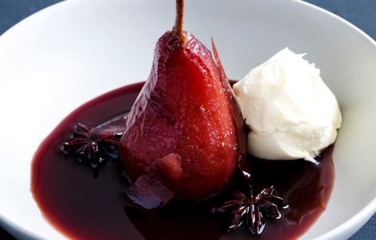 Las deliciosas peras al vino al estilo Martín Berasategui que puedes preparar en diez minutos