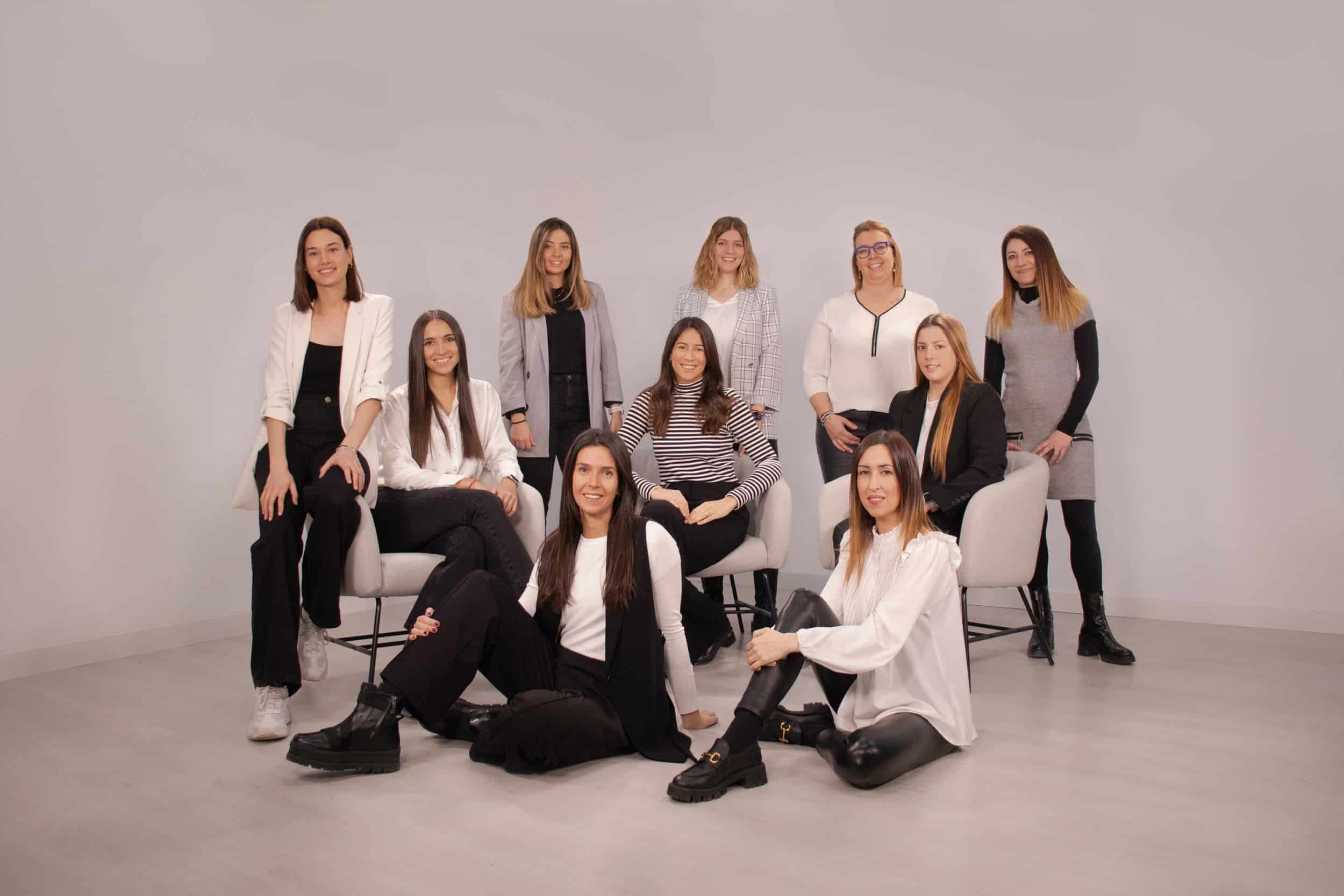 Las profesionales de Esneca Business School opinan sobre qué reivindicar este 8M 1 profesionales esneca opinan 8M.