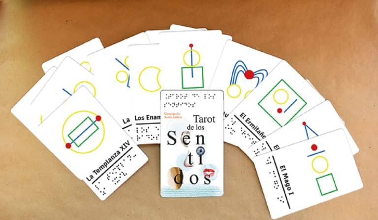 El Tarot de los Sentidos: posiblemente, la única baraja de tarot que puedes sentir y 100% inclusiva