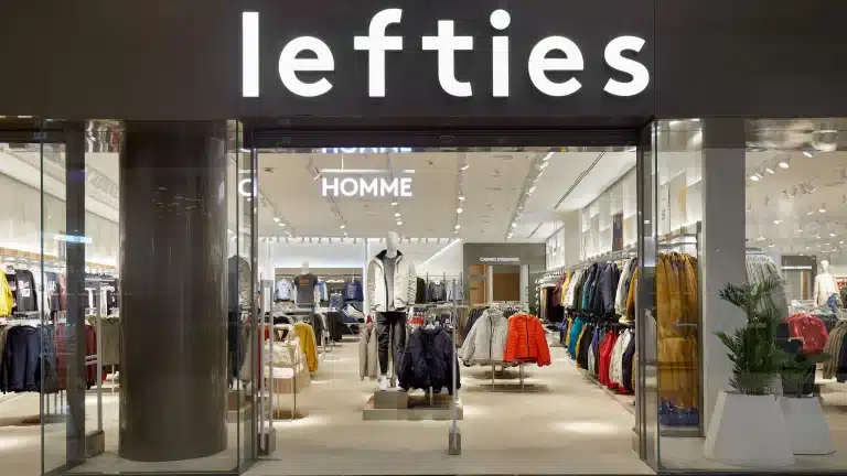 La colección de vestidos de Lefties que no te querrás quitar en todo el verano