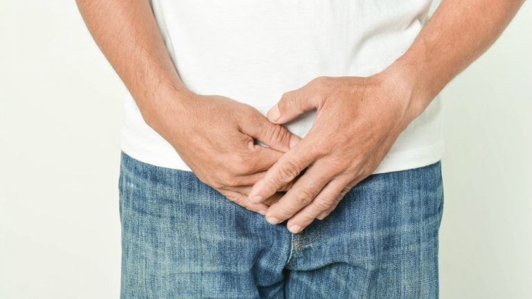 Truco definitivo para controlar tu vejiga cuando no tienes un baño cerca