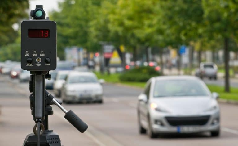 El truco de la DGT con el que te puede multar con un radar oculto