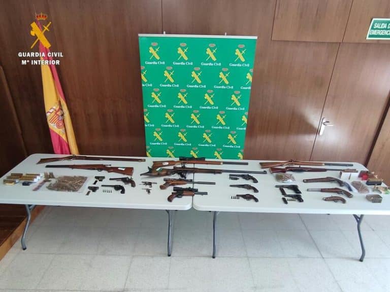 Sorprendidos con 20 armas de fuego, 1.300 cartuchos, pólvora y precursores de explosivos en Salamanca