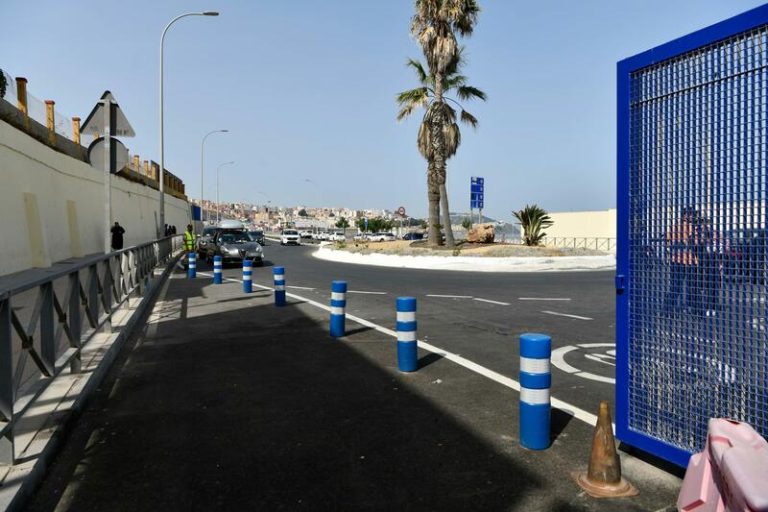 La frontera de Ceuta recobra la normalidad tras repeler Marruecos un intento de salto de la valla de 200 inmigrantes