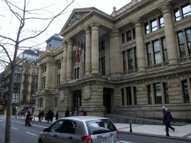 Condenan al expresidente de la Real Sociedad a 10 años y ocho meses por delitos de calumnias e injurias