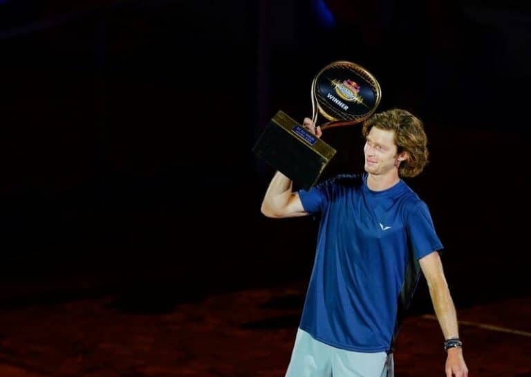 El ruso Andrey Rublev gana el Red Bull Bassline en la Caja Mágica