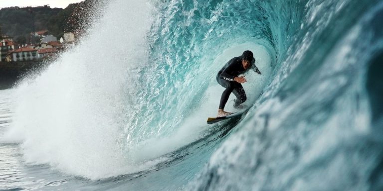 7 mejores playas de España para hacer surf