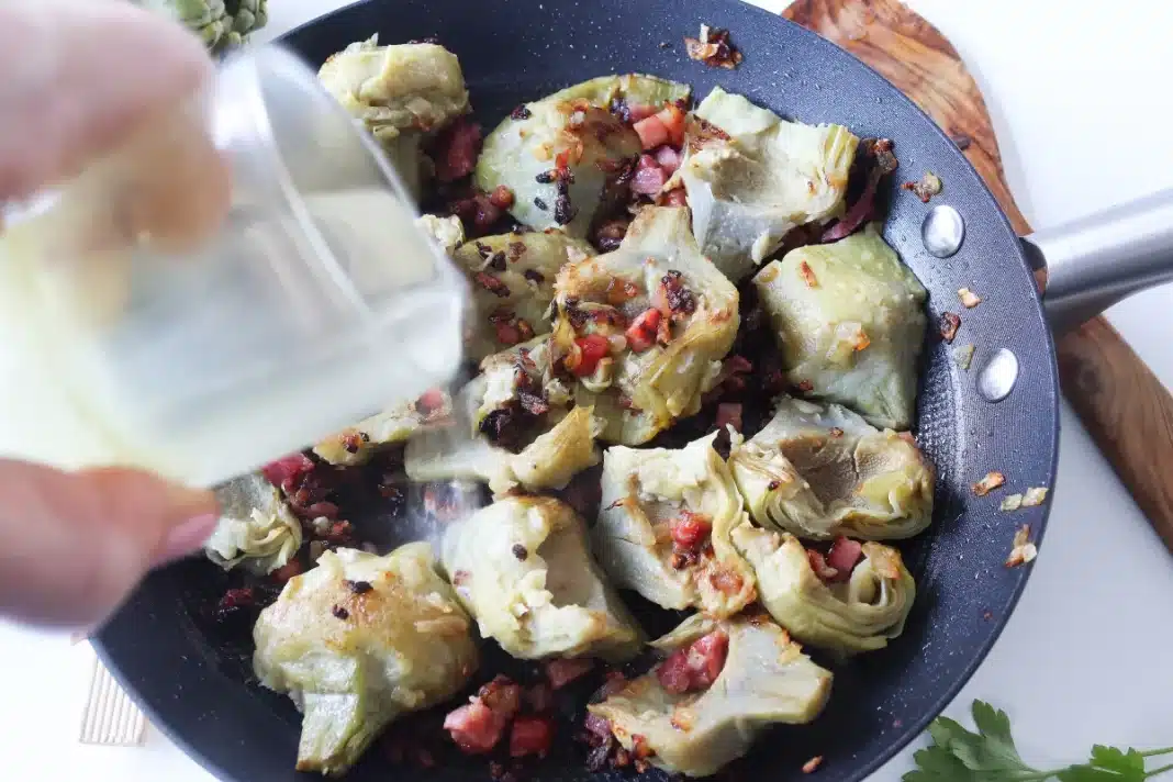 La receta de alcachofas con jamón perfecta para primavera