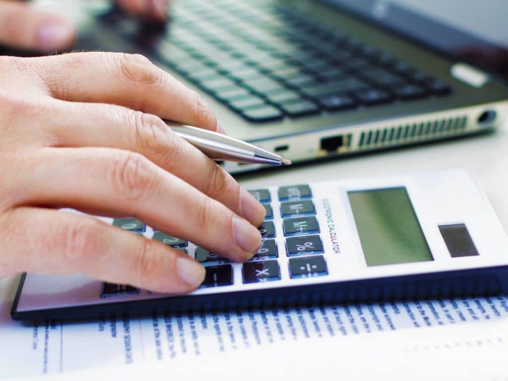 La OCU advierte: esto debes tener en cuenta antes de hacer el borrador de la Renta