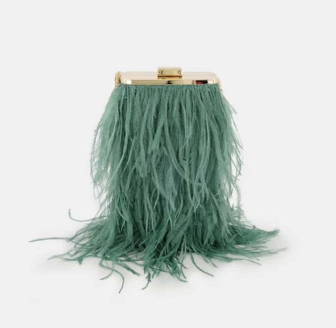Clutch de plumas en verde con cierre metalico