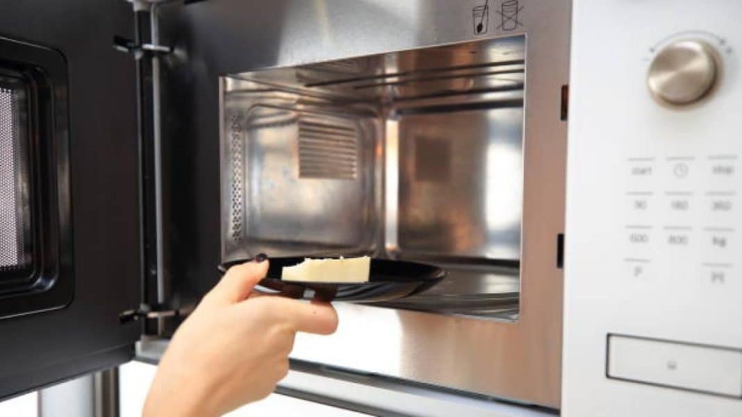 ¿Cómo funcionan los microondas?