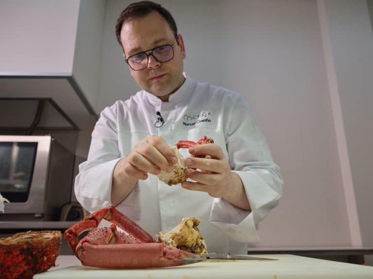 Los hits de los últimos 40 años de Costiña, platos elegidos por el estrella Michelin a favor del Parkinson