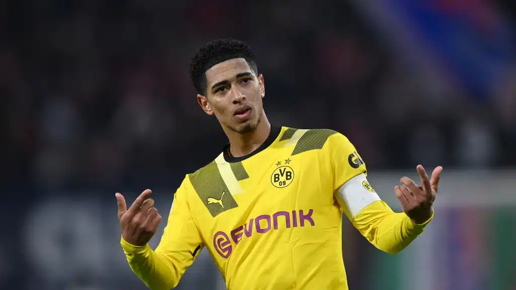 El jugador está enfocado en el torneo local