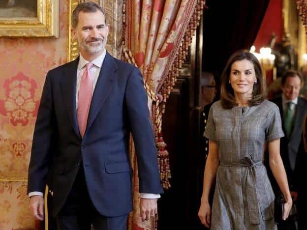 El sorprendente truco de la reina Letizia para parecer más alta al lado de Felipe VI