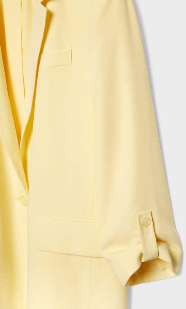 El esmoquin como uniforme estrella de la mujer en opinión de Stradivarius