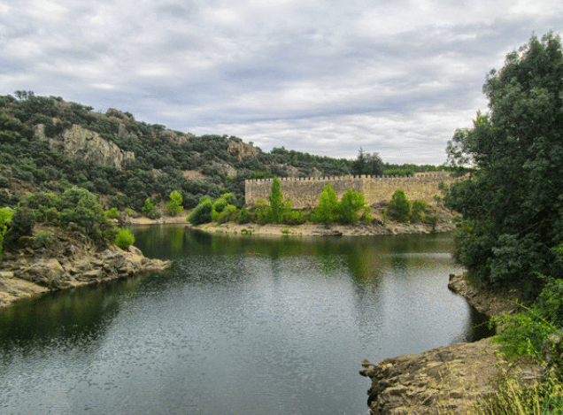 Tira la caña a los mejores pueblos para pescar cerca de Madrid