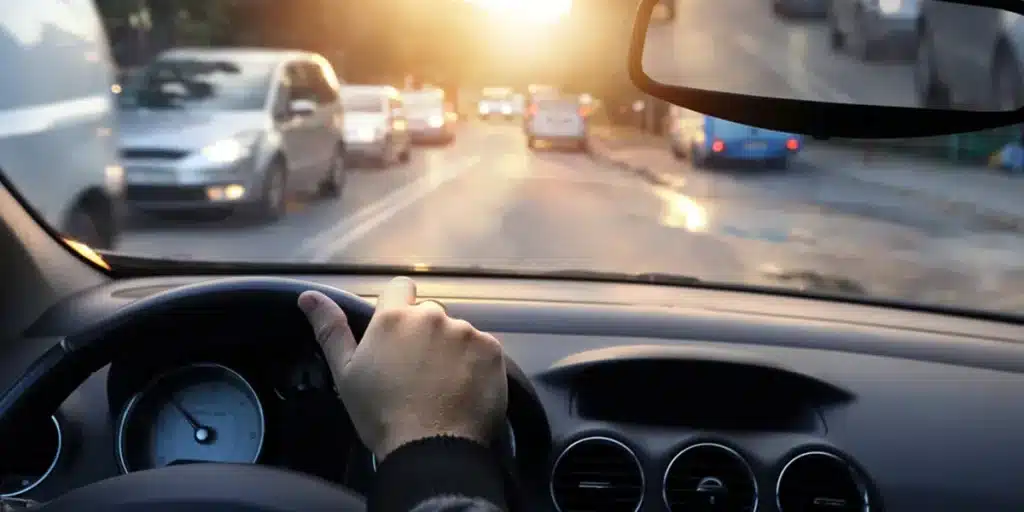 Las causas de las multas graves de la DGT y el monto