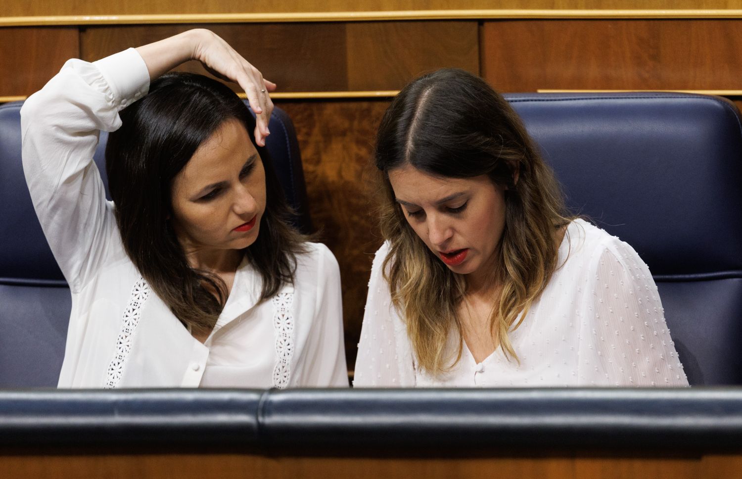 Ione Belarra e Irene Montero, líderes de Podemos, tratan de aferrarse a los Ministerios Ione Belarra e Irene Montero, líderes de Podemos, tratan de aferrarse a los Ministerios