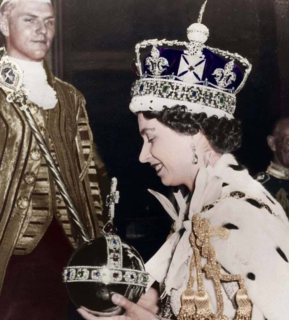 De modo que Jorge VI no era el sucesor natural al trono