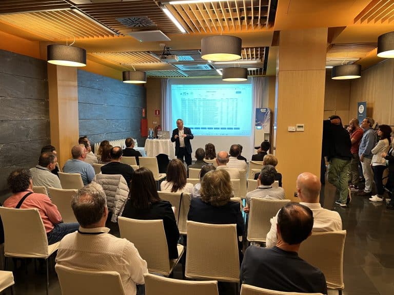 Desarrollan una máquina capaz de ahorrar más de un 97% de envases de productos de limpieza