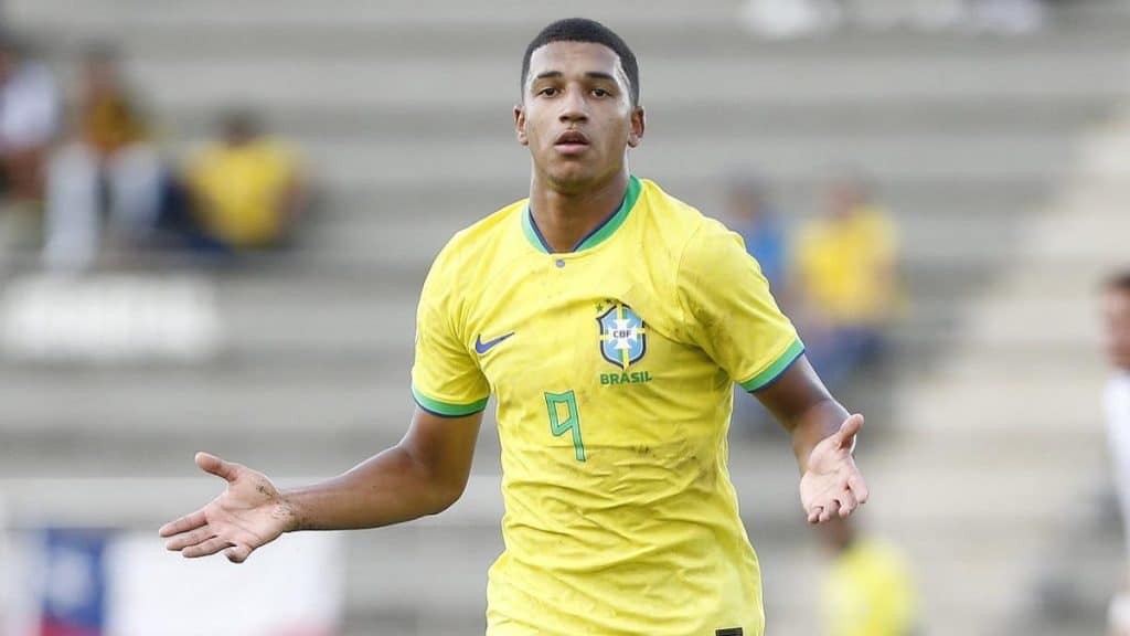 Kaua Elías también se roba todas las miradas