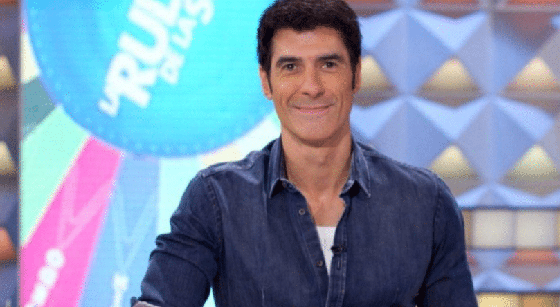 El cantante de La ruleta de la suerte: ¿quién es y por qué se le critica?
